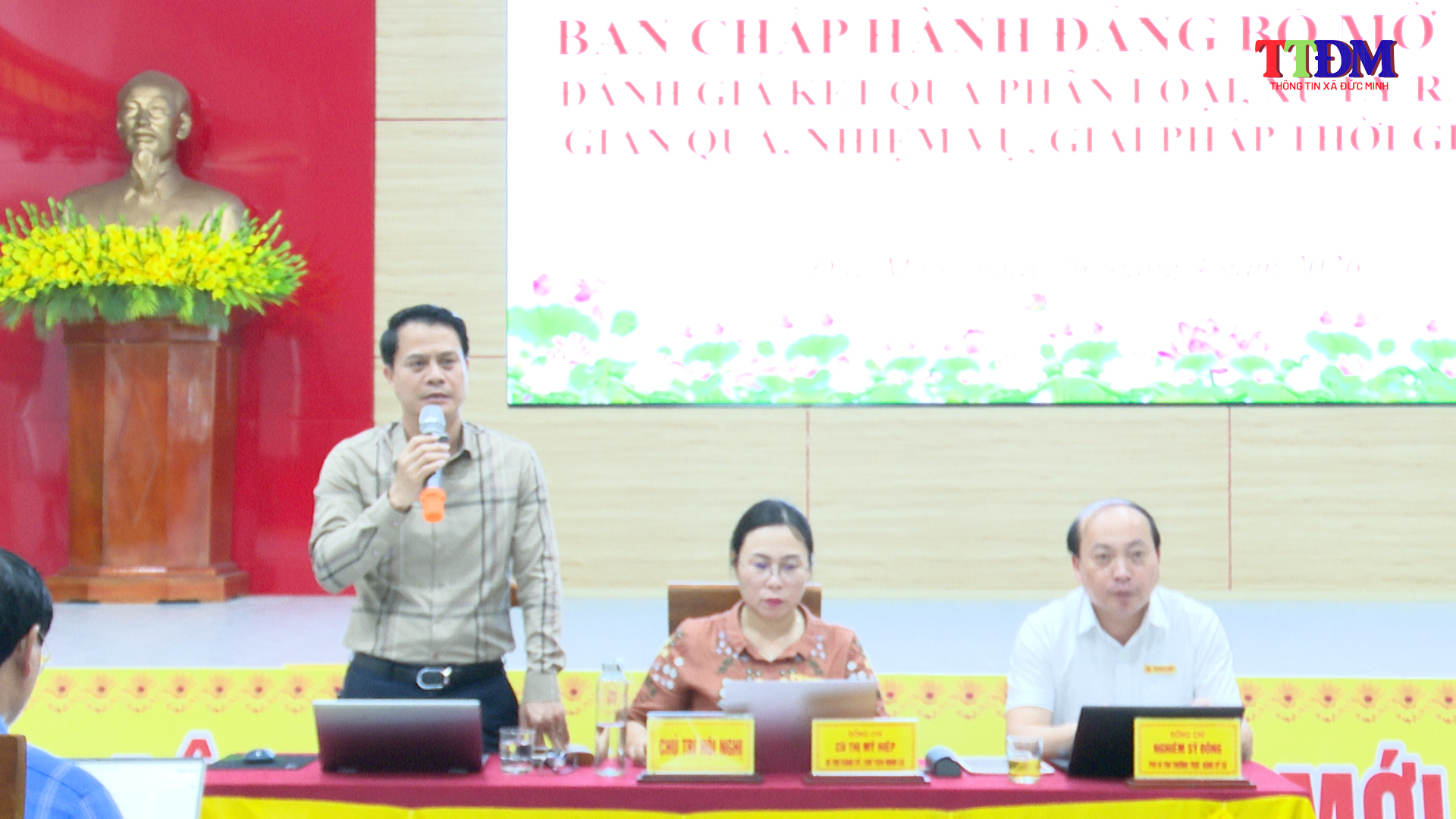 Hội nghị BCH mở rộng xã Đức Minh tập trung bàn giải pháp phân loại, xử lý rác thải