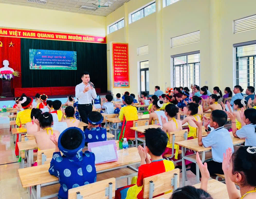 Giữ hồn Ví, Giặm trong từng bài học ở trường