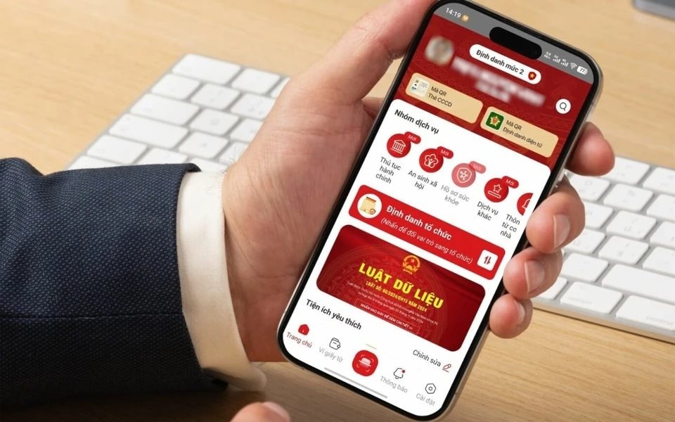 Người dân được gửi phản ánh vi phạm giao thông qua VNeID từ 01/4/2026