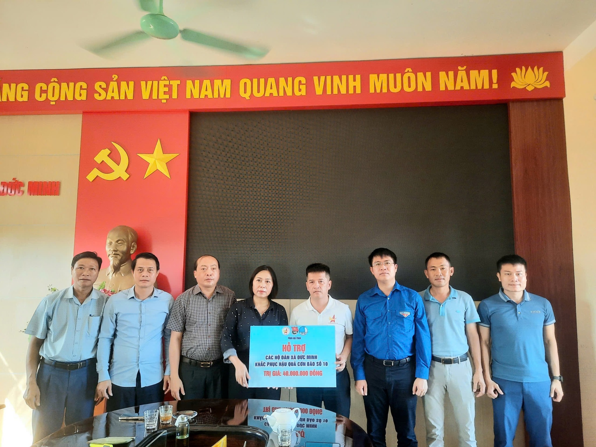 NHẬN QUÀ CỦA CÁC MẠNH THƯỜNG QUÂN VÀ CÁC ĐOÀN THIỆN NGUYỆN