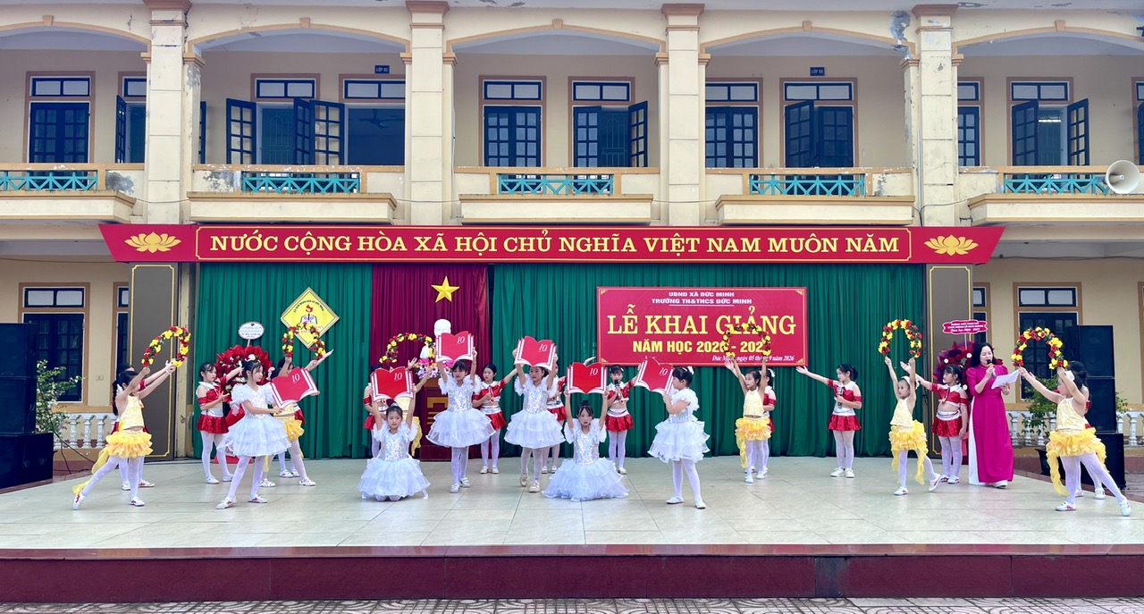 Gần 2.500 học sinh Đức Minh hân hoan chào năm học mới!