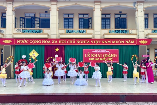 Gần 2.500 học sinh Đức Minh hân hoan chào năm học mới! 