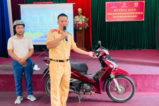 Đức Minh: Trên 200 người tham gia tuyên truyền, nâng cao kỹ năng tham gia giao thông an toàn