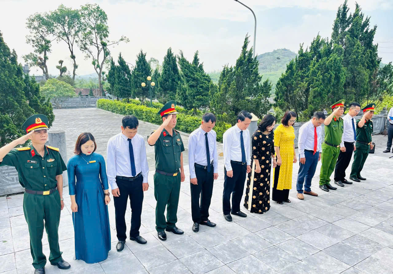 NTLS huỵen3.jpg