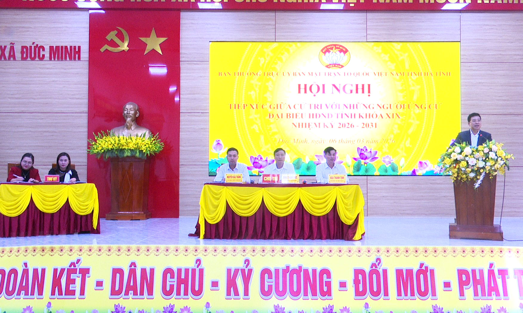 8 Ứng cử viên đại biểu HĐND tỉnh tiếp xúc cử tri xã Đức Minh 